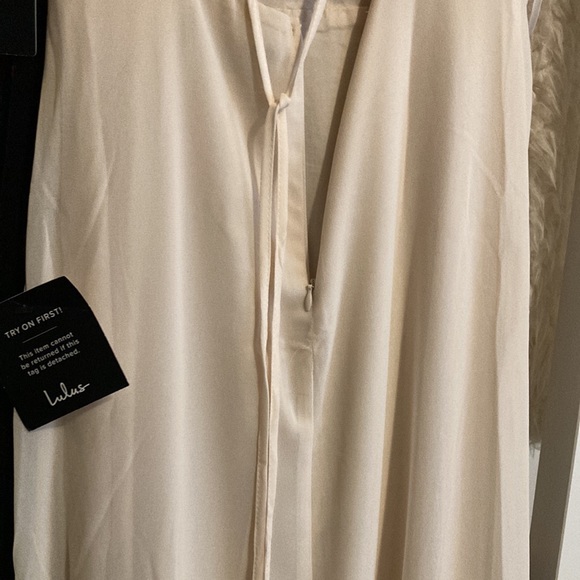 Cream colored Gardenia floor length gown🤩❣️ - Picture 8 of 14